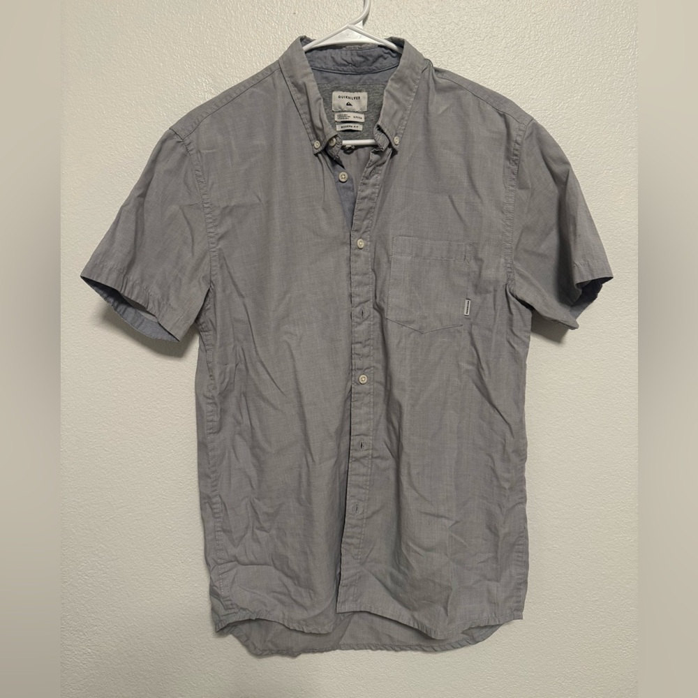 Quiksilver Men's Casual Gray Button Down Shirt